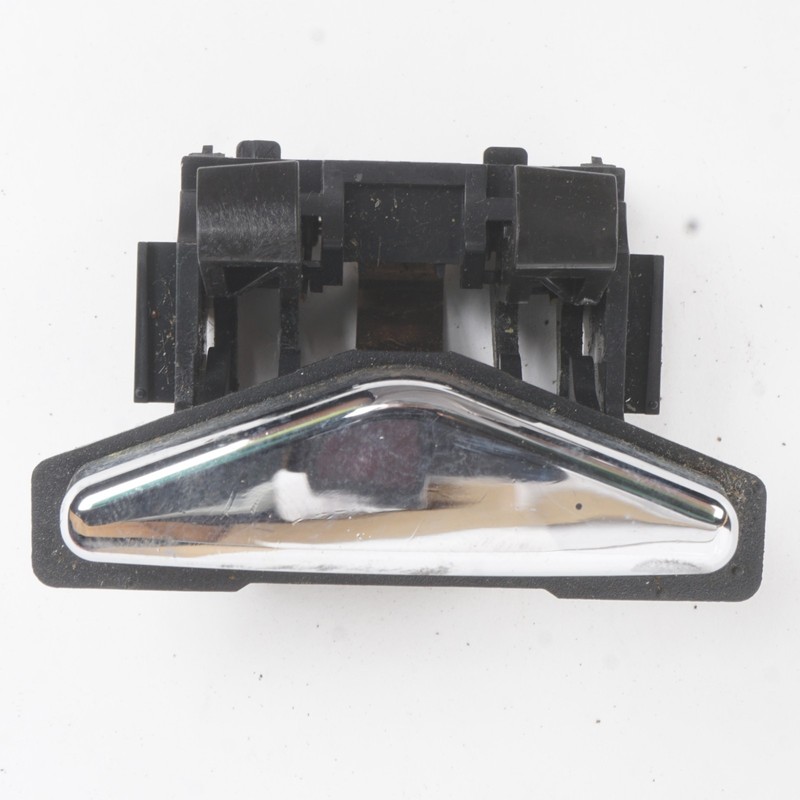 2014 - 2019 Maserati Ghibli Center Console Armrest Lid Release Button OEM