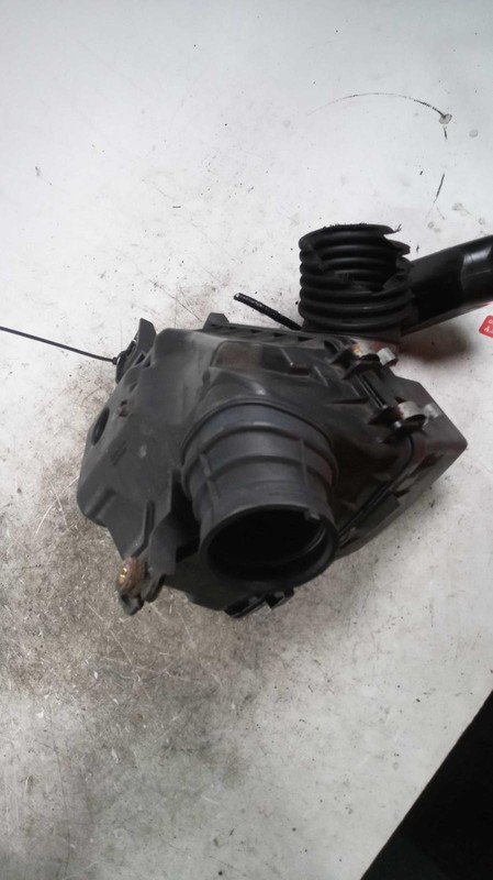 2016 Honda HR-V Air Cleaner Assembly OEM Red 1.8L 1720251BH00, 1721051BH00