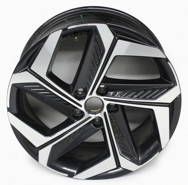 OEM 19 Inch Alloy Wheel For Hyundai Tucson, Hybrid Dark Gray inserts 52910-N9300