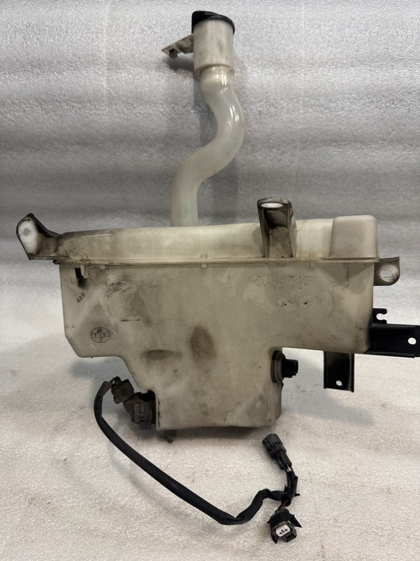 2003-2009 LEXUS GX470 WINDSHIELD WASHER FLUID RESERVOIR TANK W/ FILLER NECK PUMP