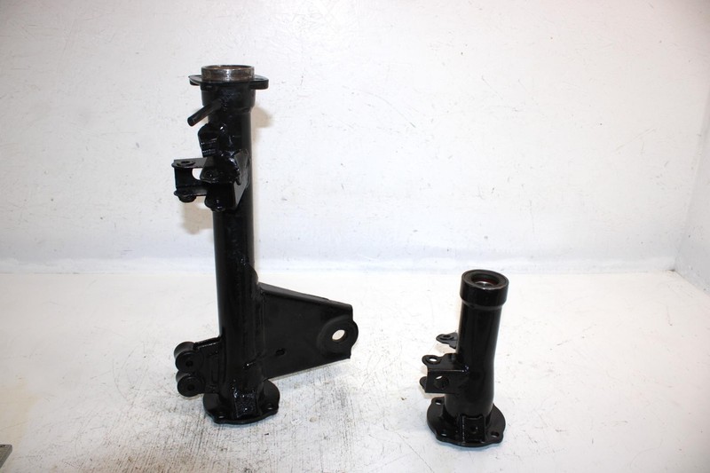 00 Kawasaki Bayou 300 4x4 Oem Rear Axle Housing Set 31064-1098 AK20