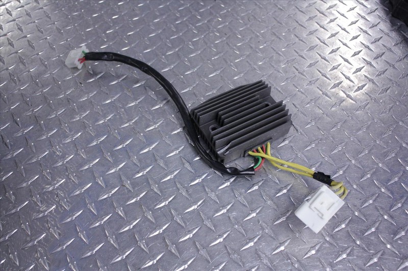 04 HONDA FSC 600 D SILVERWING VOLTAGE REGULATOR RECTIFIER FSC600