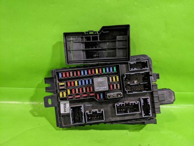 08 09 10 EDGE MULTIFUNCTION SMART JUNCTION FUSE RELAY BOX OEM 4574-10