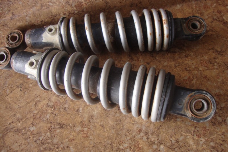 2 1985 Suzuki Quadrunner LT250E LT250 Lt 250 Front Shocks Suspension Springs H11