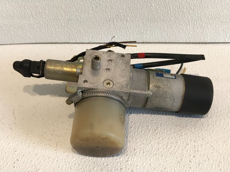02-08 BMW 745i 750Li 750i 760i E65 REAR TRUNK HYDRAULIC PUMP ACTUATOR 7015009