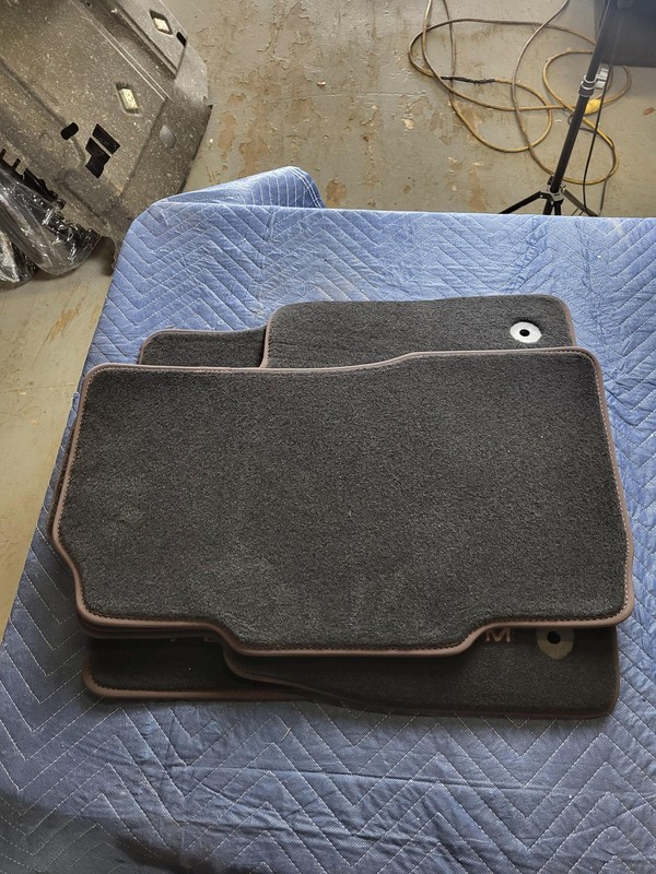Used Oem Ford Left & Right & Front & Rear Floor Mat for 2021-2024 Explorer