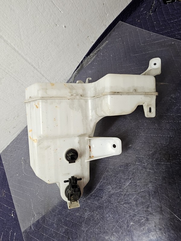 Used Washer Fluid Reservoir fits: 2022 Nissan MuranoGrade A