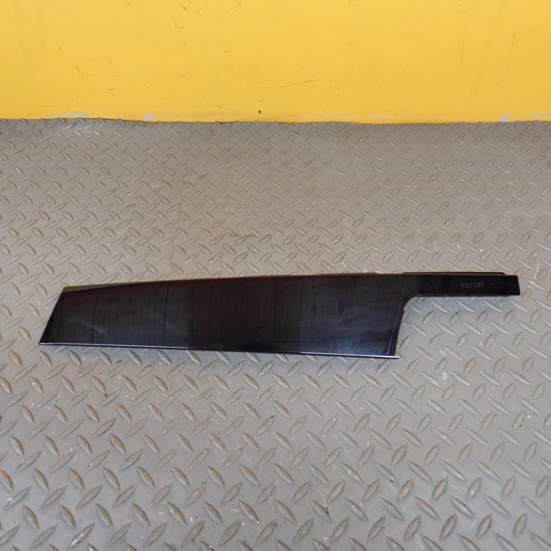 2024-2026 BMW X2 U10 FRONT RIGHT SIDE DOOR TRIM MOLDING OEM 160810