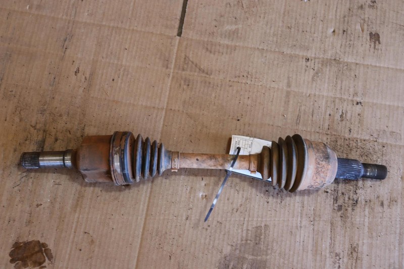 2005-2006 CHEVY EQUINOX AWD FRONT LEFT DRIVER SIDE AXLE SHAFT CV U JOINT OEM