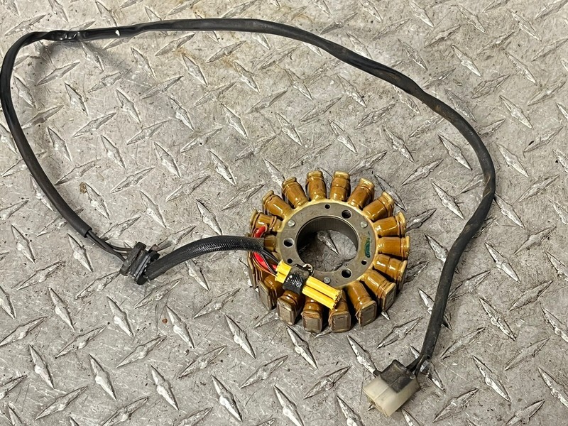 2000 Kawasaki ZR7 ZR750 F Engine Stator Coil Generator ZR 750 00