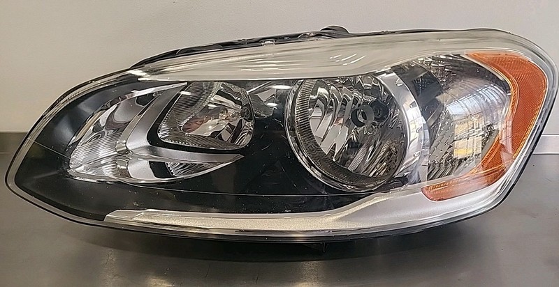 2014 Thru 17 Volvo XC60 Left Drivers Halogen Headlight Assembly 31358113 LH OE