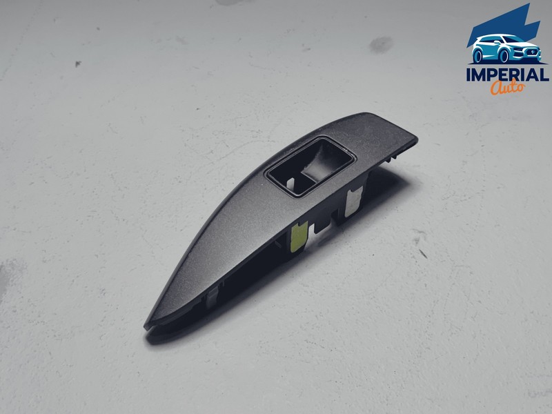 TOYOTA SIENNA 15-20 REAR PASSENGER SIDE DOOR WINDOW SWITCH BEZEL TRIM COVER OEM
