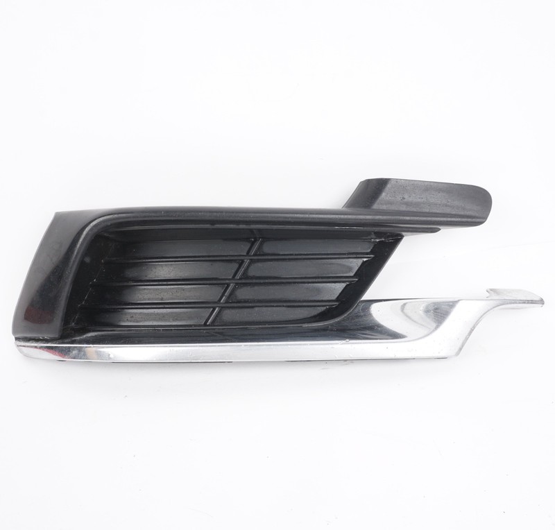 2017 - 2020 Lincoln Continental Front Right Bumper Bracket Fog Light Cover Trim