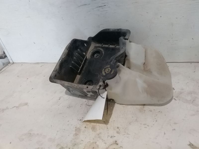 Wash Reservoir Includes Pump Fits 09-14 FORD F150 PICKUP 3194151