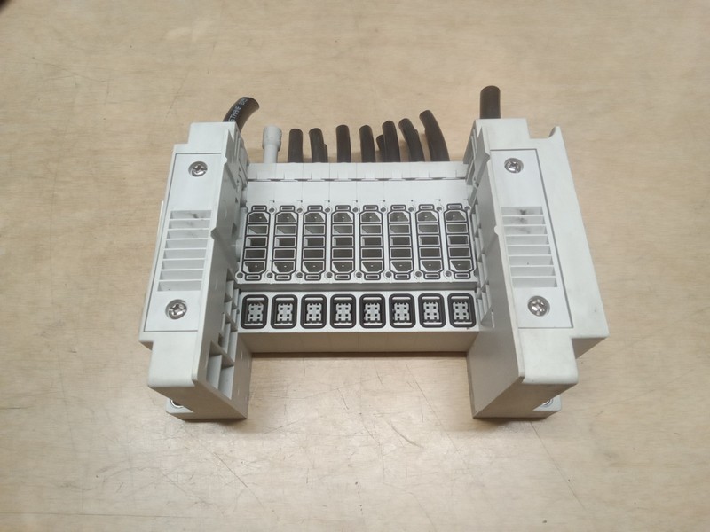SMC SS5Y31-E4R053 8Port Manifold Block