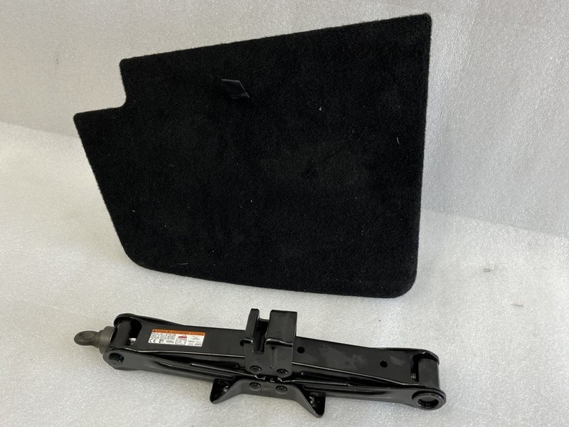 2013 2014 2015 2016 2017 2018 LEXUS GS350 GS450H SPARE TIRE JACK AND TOOLS