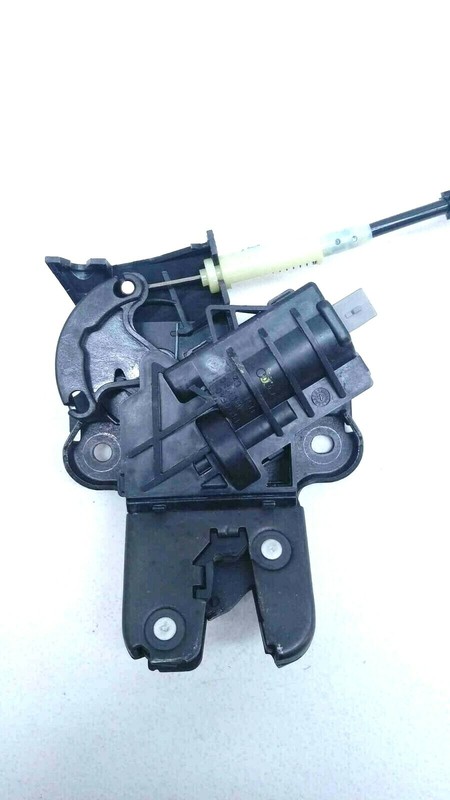 2005 volkswagen jetta trunk lid lock latch with actuator oem 4f5827505b
