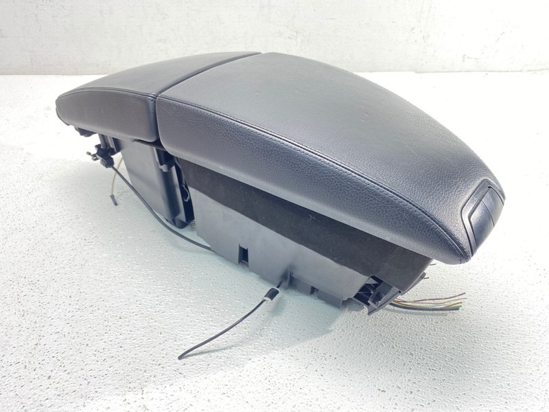 06-10 BMW E63 E64 6 Series M6 Center Console Armrest Assembly Black Leather OEM✅