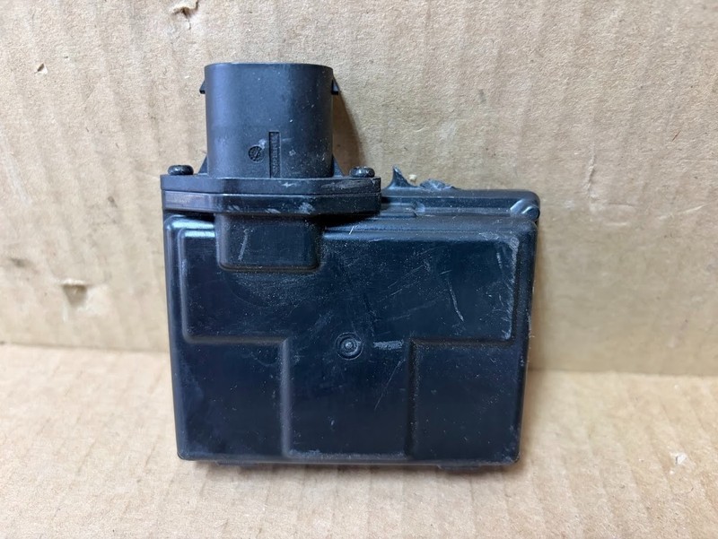 ✅ 2022-2024 Rivian R1TRear Corner Radar Blind Spot Radar OEM PT00012245-F