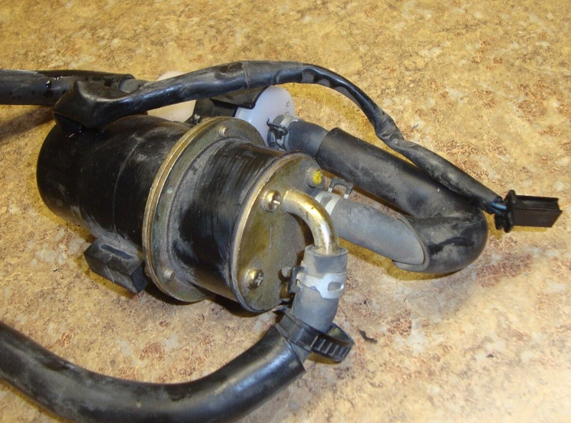 2001 Yamaha FZS1 FZ1 FZ 1 FZS1000 1000 Fazer Fuel Gas Pump Petrol 01