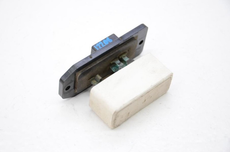 2000-2002 Toyota Tundra 4.7L RWD Blower Motor Resistor
