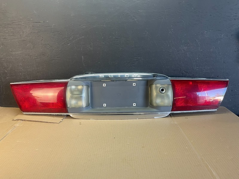 2000 to 2005 Buick Lesabre Trunk Rear Center Tail Light Panel AE3502 DG