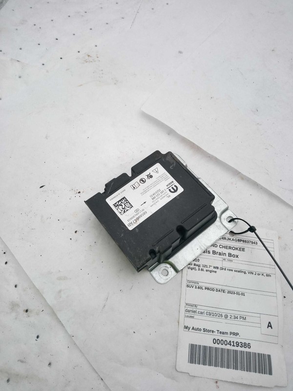 Used Air Bag Module fits: 2023 Jeep Grand cherokee Air Bag 121.7`` WB 3rd row se