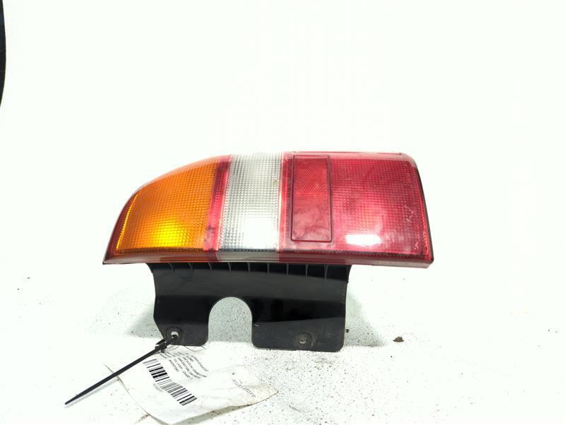 2000 Suzuki Vitara Right Tail Light Assembly Maroon OEM 580237 Used