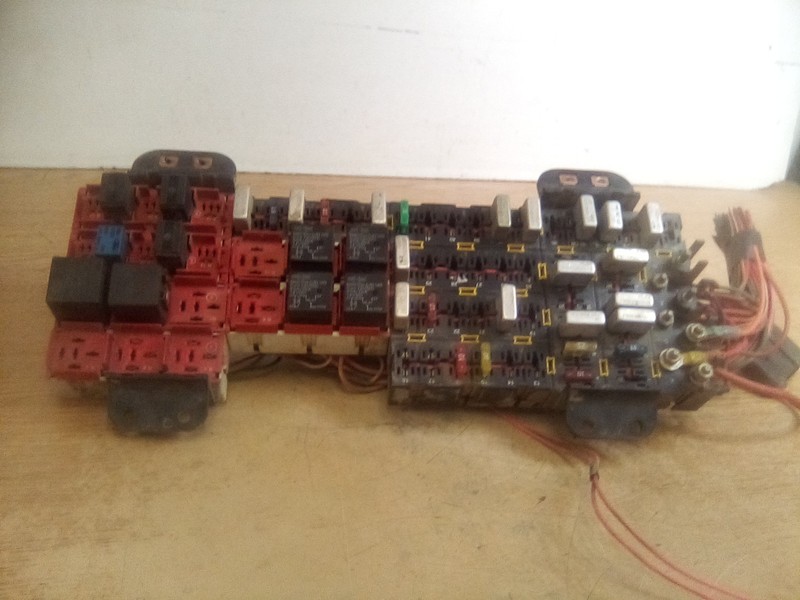2005 Sterling Fuse/Relay Block