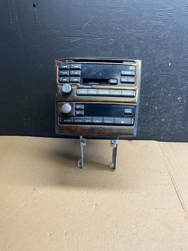2000 to 2001 Infiniti i30 Bose Radio AM/FM Casette Climate Control ae4380 DG