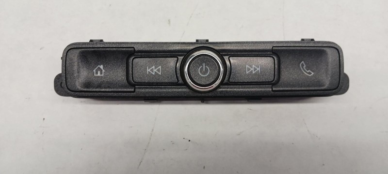 16-'19 CHEVROLET SILVERADO 2500 radio control panel OEM 1 Year Wnty!