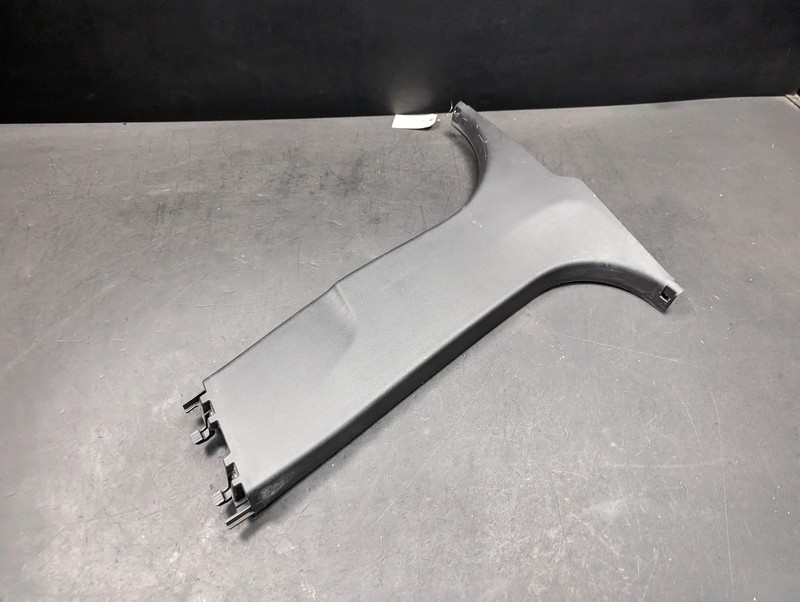 Center Left B Pillar Lower Trim Panel 2018 BMW X1 51437332817 2016 2017 - 2021 X