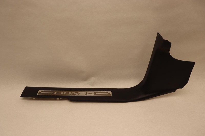 2015-2020 GMC YUKON XL DENALI FRONT LEFT SIDE DOOR SILL SCUFF PLATE TRIM OEM