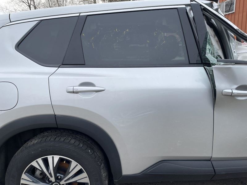 2021-2024 Nissan Rogue Passenger Right Rear Door Top Minor Stress Hole Silver