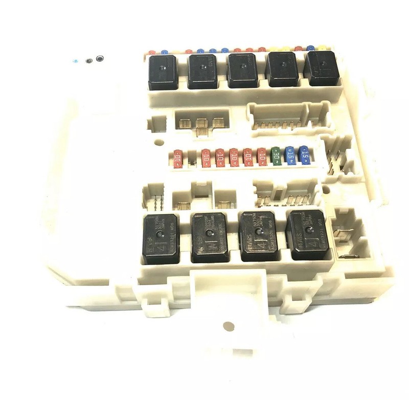04 05 06 072004-07 NISSAN TITAN IPDM ENGINE FUSE RELAY BOX 284B6-7S002 OEM