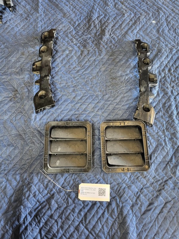Used Oem Mazda Rear Bumper Brackets & Quarter Pressure Vents for 2017-2022 CX-5