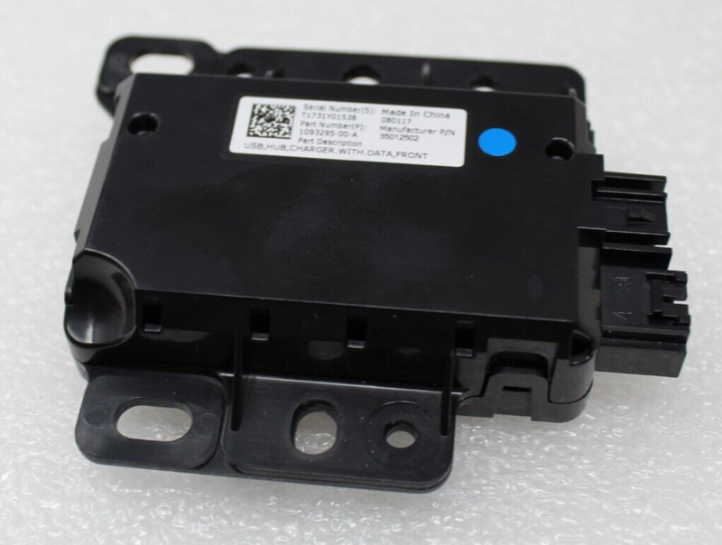 Tesla Model 3 Front Center Console Data USB Hub Charger Control 1093295-00-A OEM