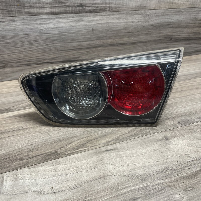 2009 - 2016 MITSUBISHI LANCER PASSENGER INNER TAILLIGHT HALOGEN SEDAN OEM RR RH