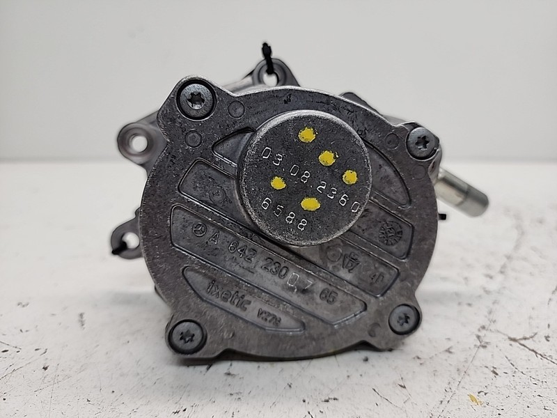 13-2016 MERCEDES GL CLASS X166 3.0L FRONT RIGHT DIESEL VACUUM PUMP || 6422300765