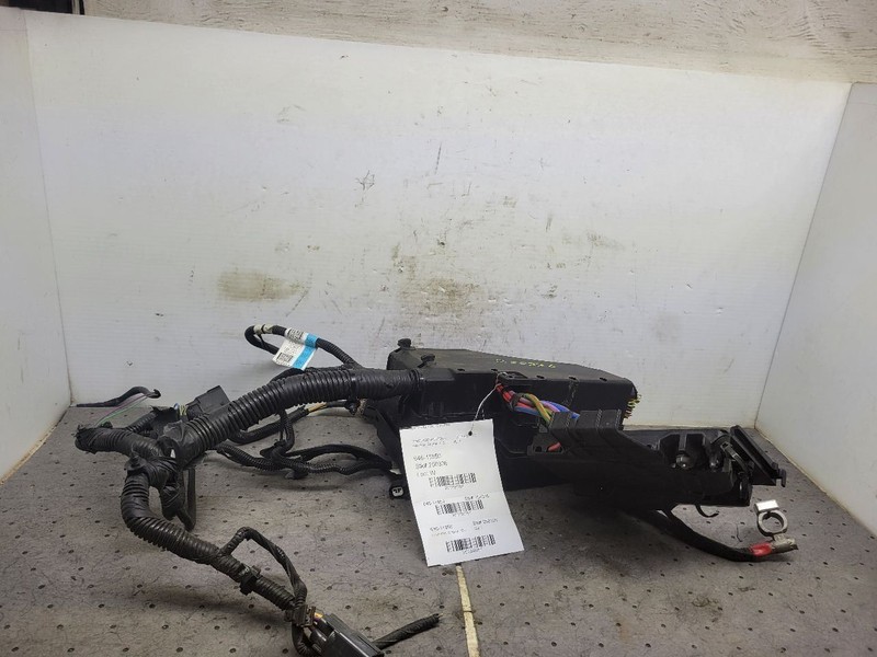 Fuse Box Engine Fits 17 ESCAPE 1650351