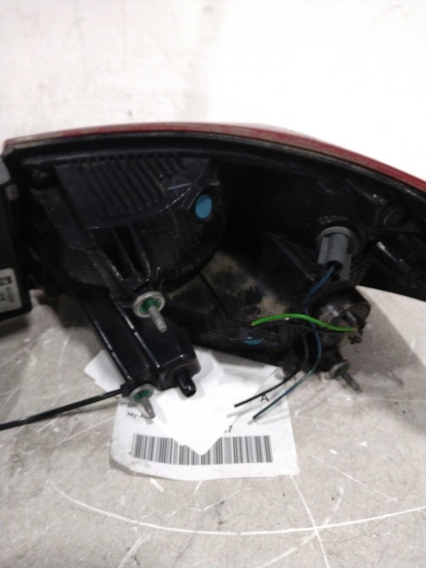2018 Chevrolet Malibu RH Tail Light Assembly Grey OEM 452992 104K Miles