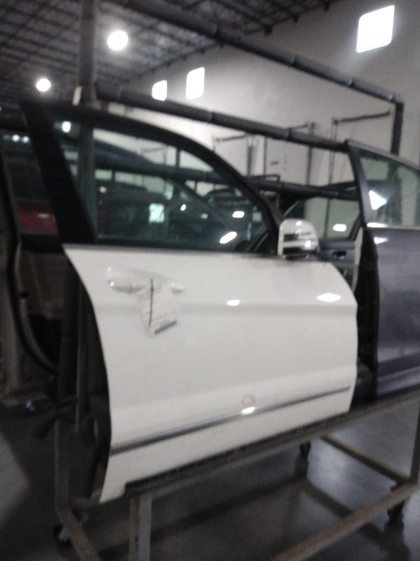 2013 Mercedes-Benz GLK-Class Front Right Door White OEM Used 554539 155K