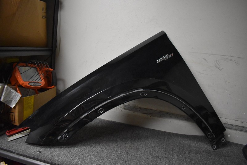 MERCEDES BENZ TURBO 4MATIC FENDER LEFT SIDE FACTORY OEM