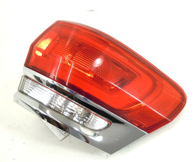 14-21 Jeep Grand Cherokee Quarter Panel Mounted Tail Light Passenger Right OEM