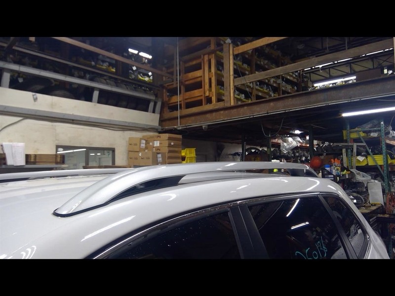 2014-2021 CHEROKEE Left Luggage Rack 1569619