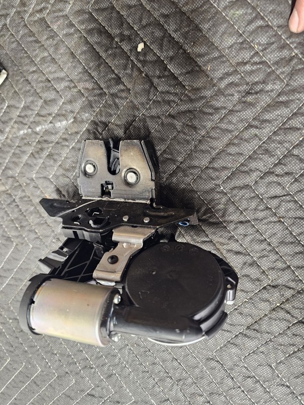 2017–2022 CHEVY EQUINOX GMC TERRAIN REAR POWER LIFTGATE ACTUATOR OEM