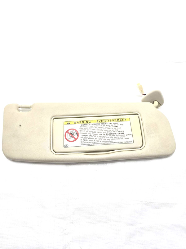 2004 Lexus SC430 RH Passenger illuminated Sun Visor P/N 7431024191A0