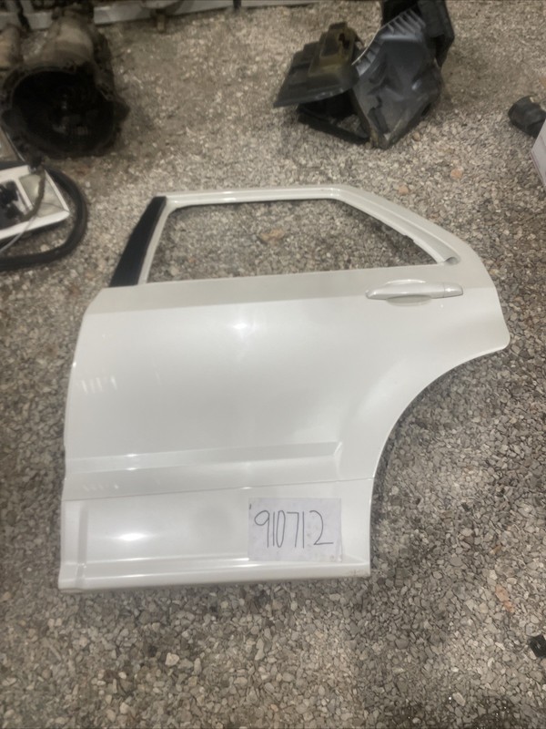 04-06 Cadillac SRX Driver Left Rear DoorShell