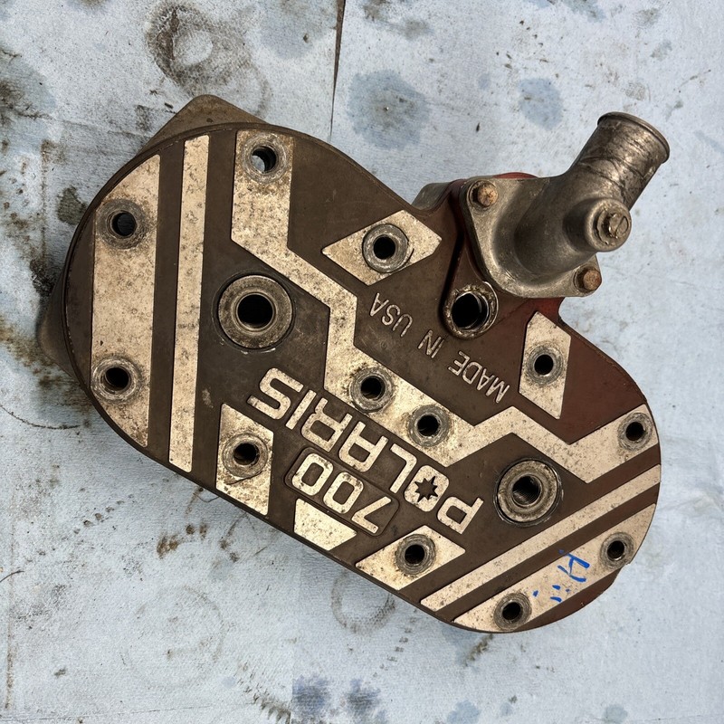 2000 Polaris RMK 700 cylinder head assembly Motor Top Plate