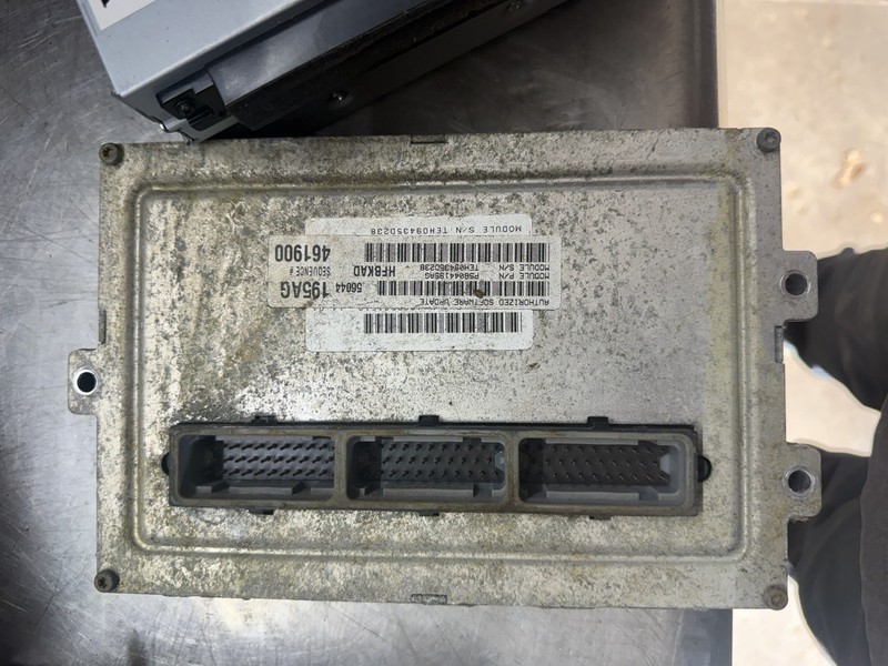 2003 Jeep Liberty 3.7L Auto Trans ECU ECM Engine Computer OEM 56044195AG